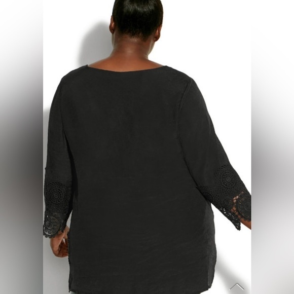 AVENUE
Sylvie Crochet Top - black​​​​​ - Picture 2 of 5